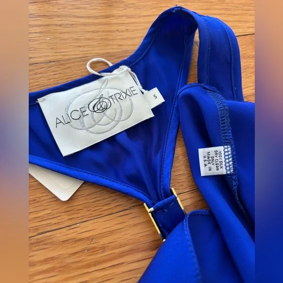 Beautiful silk top by Alice & Trixie. Size S. Color is Cobalt. 100% Silk. NWT. - Picture 3 of 3